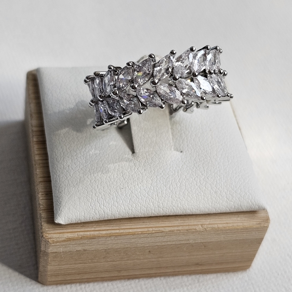 Marquise leaf cut cz platinum plated silver fashion ring 9